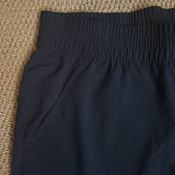 Calla pants with cinched bottoms - Picture 3 of 5